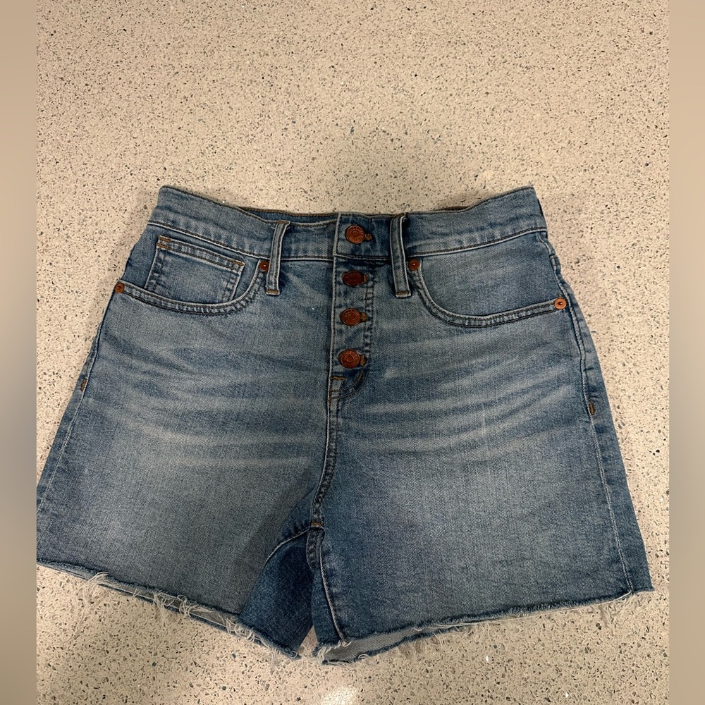 Madewell High-Waisted Women Shorts 26 button front